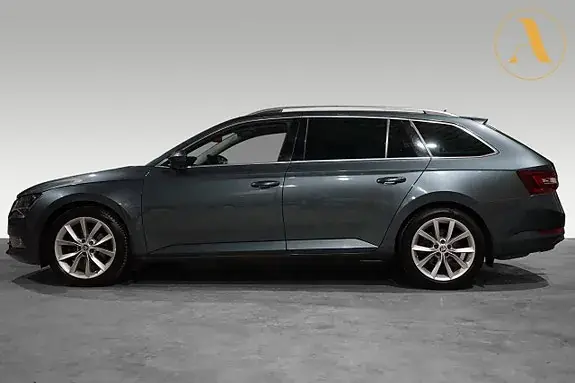 Skoda Superb 2016 photo 4