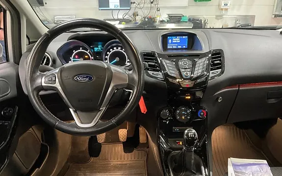 Ford Fiesta 2016 photo 2