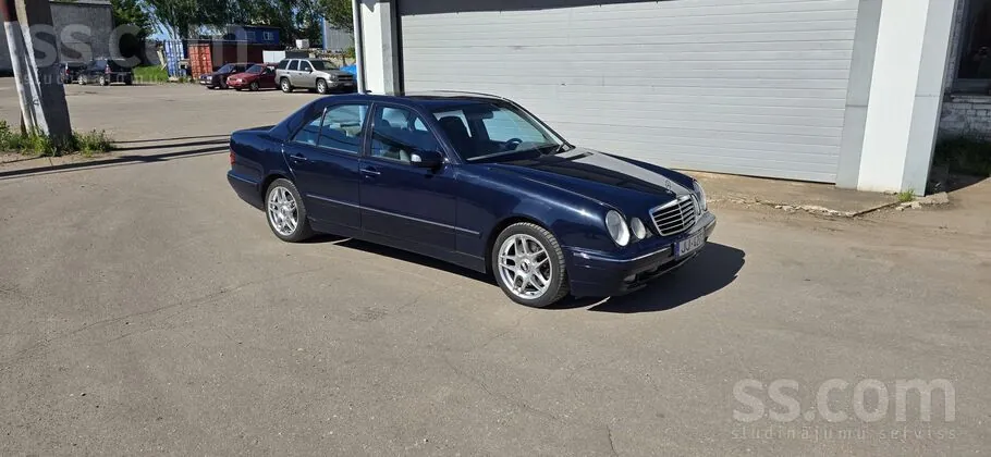 Mercedes-Benz E430 2001 photo 2