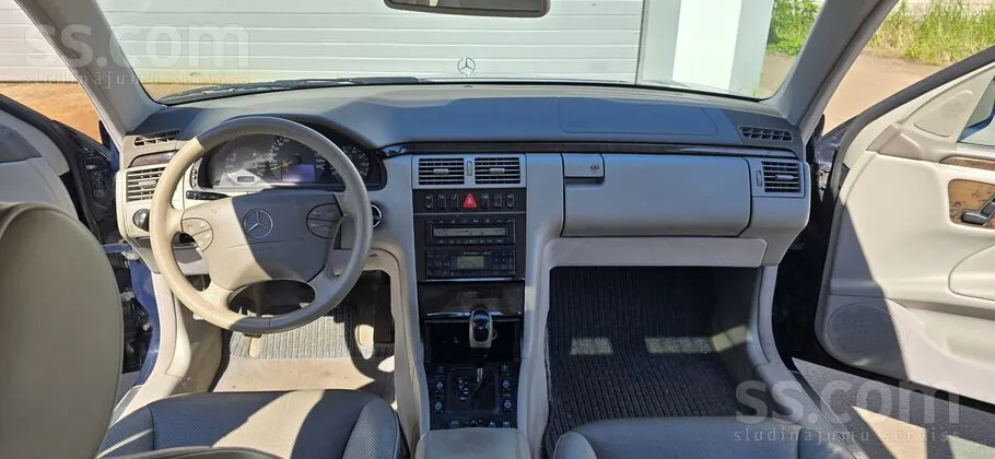 Mercedes-Benz E430 2001 photo 4