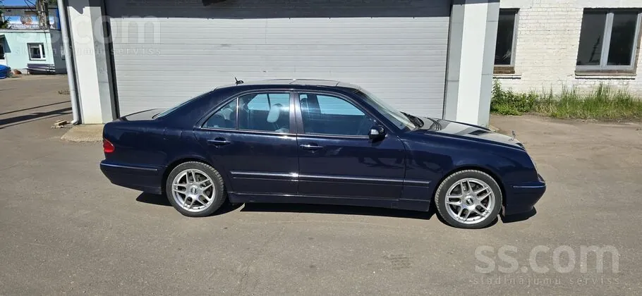 Mercedes-Benz E430