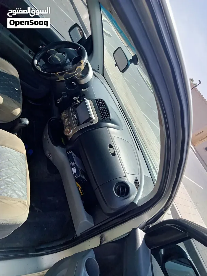Daihatsu Sirion 2007 photo 2