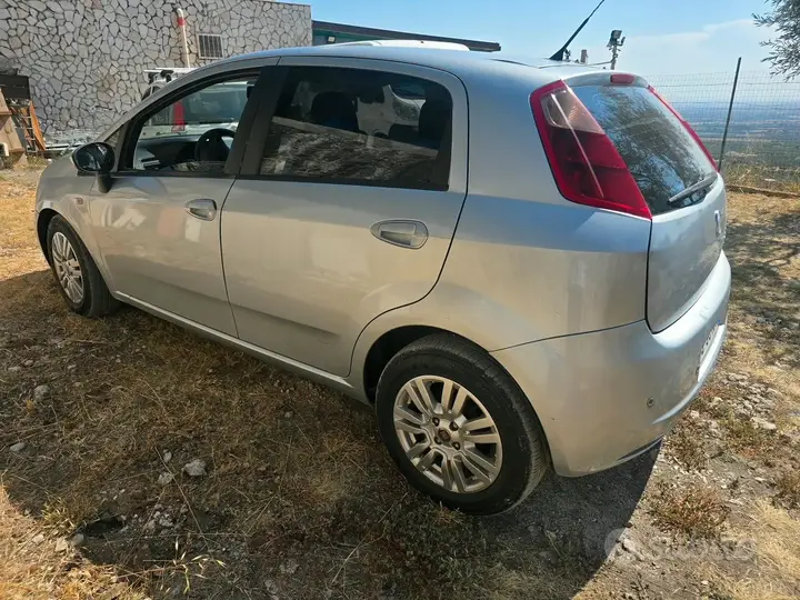 Fiat Grande Punto 2006 photo 4