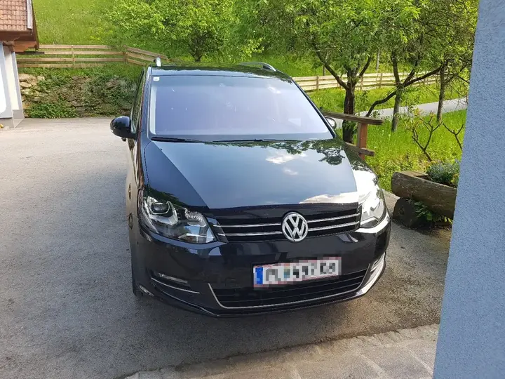 Volkswagen Sharan 2012 photo 2