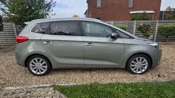 Kia Carens 2016 photo 4