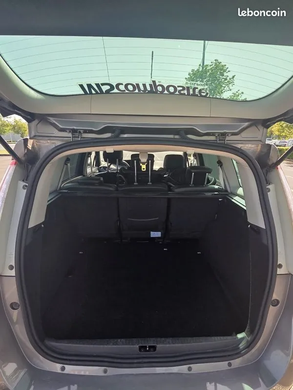 Renault Grand Scenic 2015 photo 3