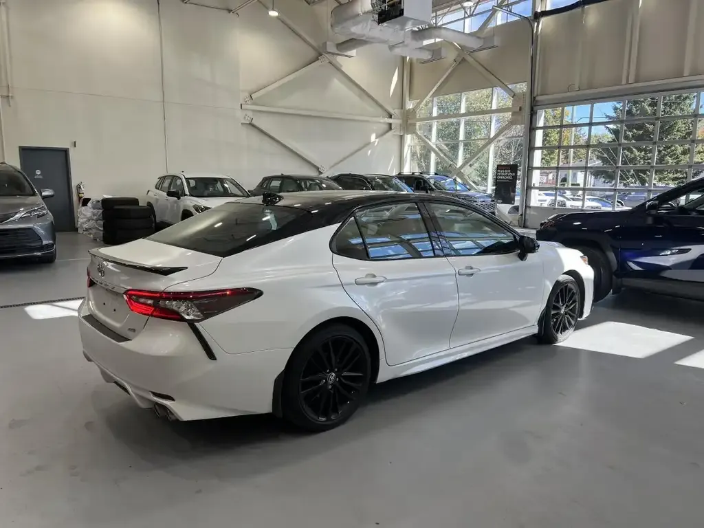 Toyota Camry 2021 photo 3