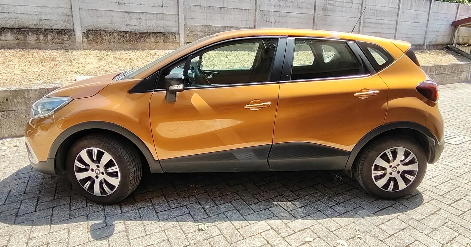 Renault Captur 2019 photo 2