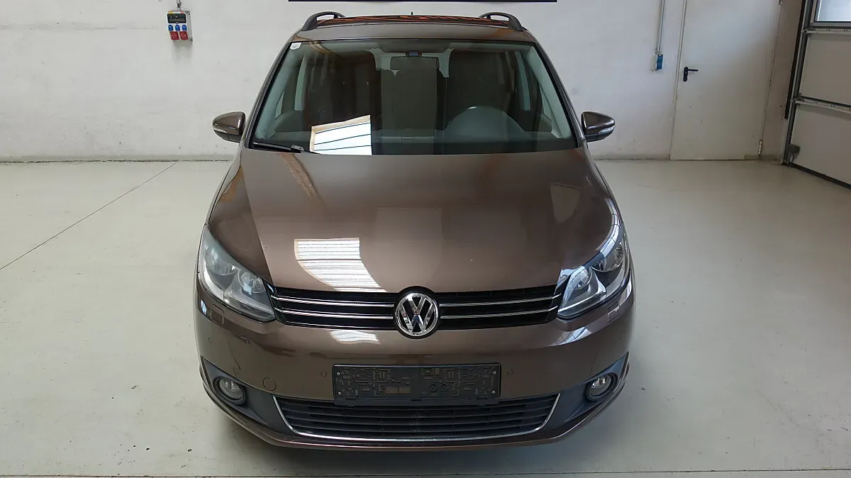 Volkswagen Touran 2013 photo 2