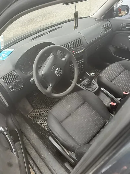 Volkswagen Golf 2002 photo 2