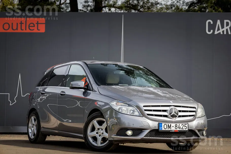 Mercedes-Benz B180 2013 photo 3