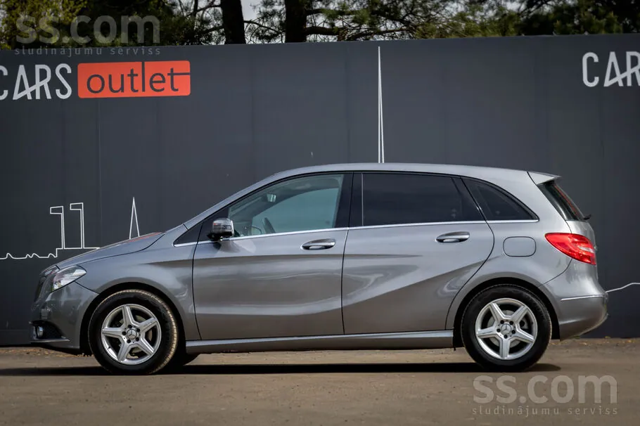 Mercedes-Benz B180 2013 photo 5