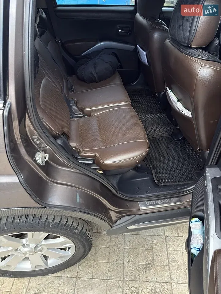 Mitsubishi Outlander 2011 photo 3
