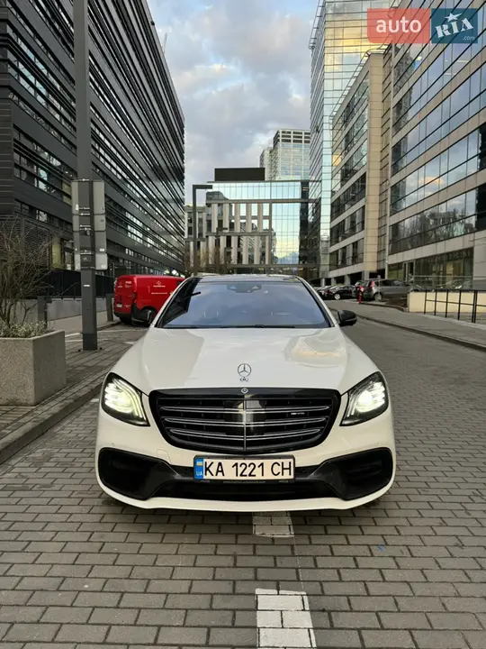 Mercedes-Benz S-Class