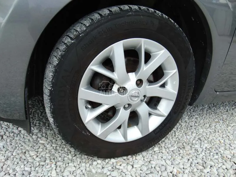 Nissan Note 2014 photo 2
