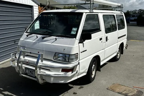 Mitsubishi L300