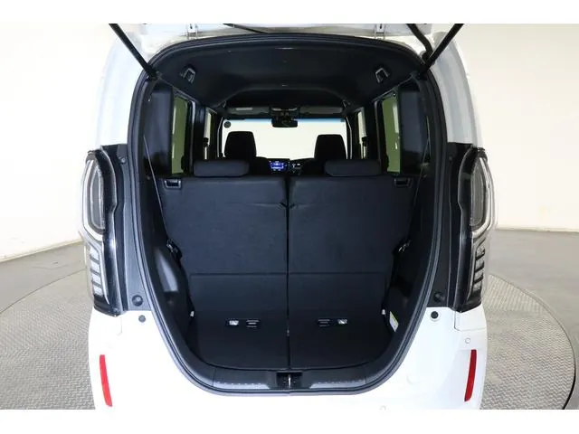 Honda N-Box L 2022 photo 4