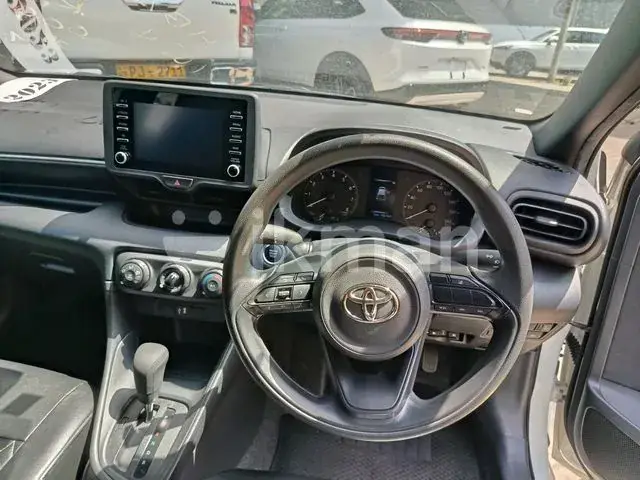 Toyota Yaris 2023 photo 4