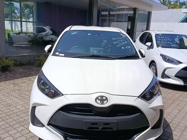 Toyota Yaris 2023 photo 2