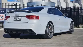 Audi Rs5 2011 photo 4