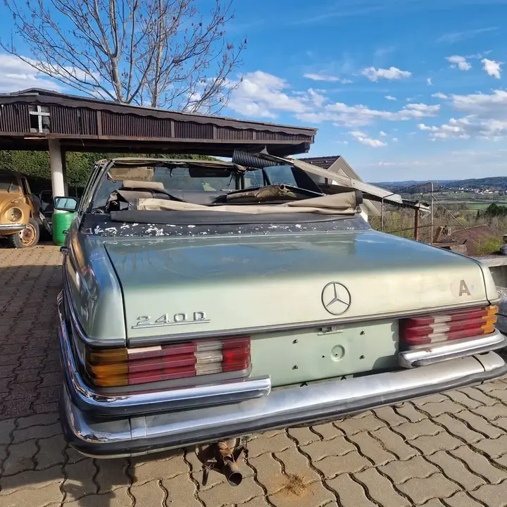 Mercedes-Benz W123 1977 photo 3