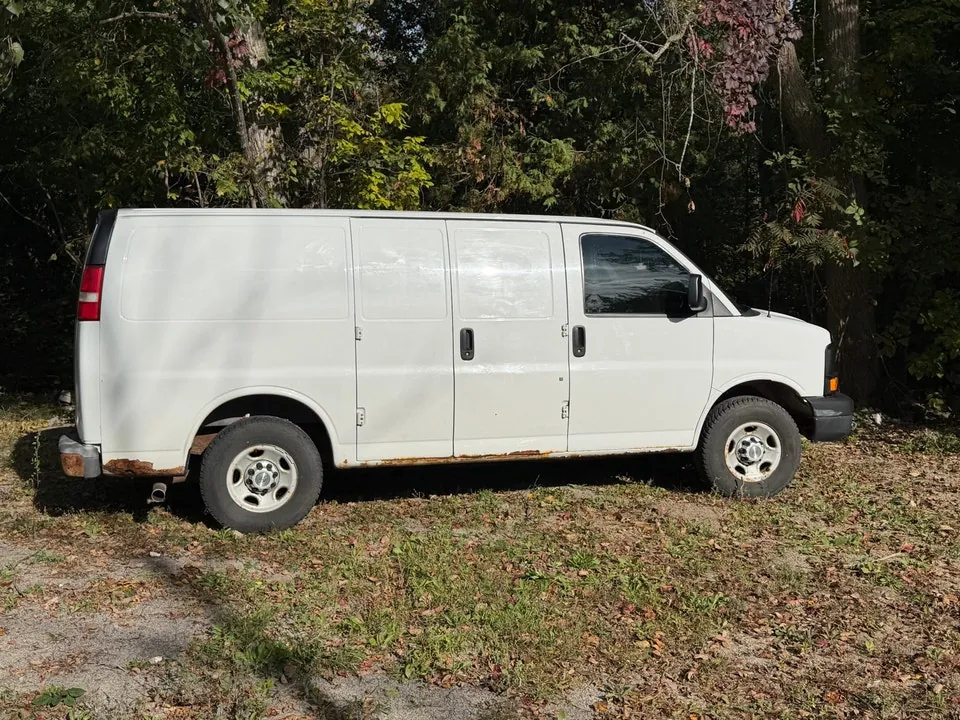 Chevrolet Express 2013 photo 2