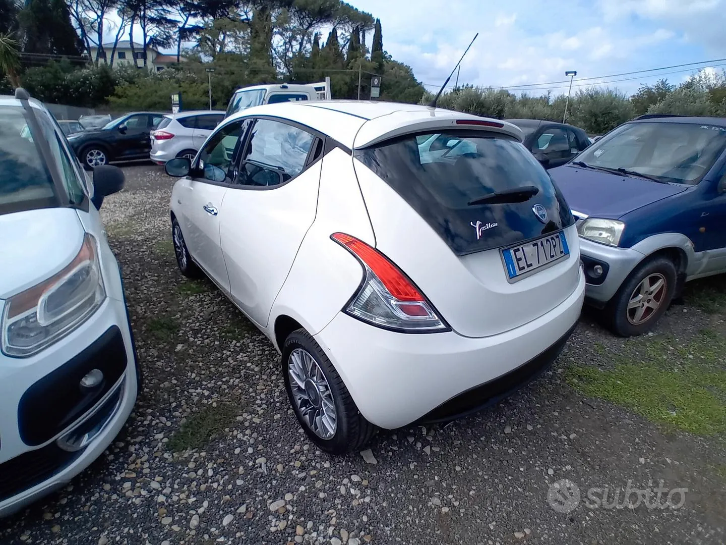 Lancia Ypsilon 2012 photo 2