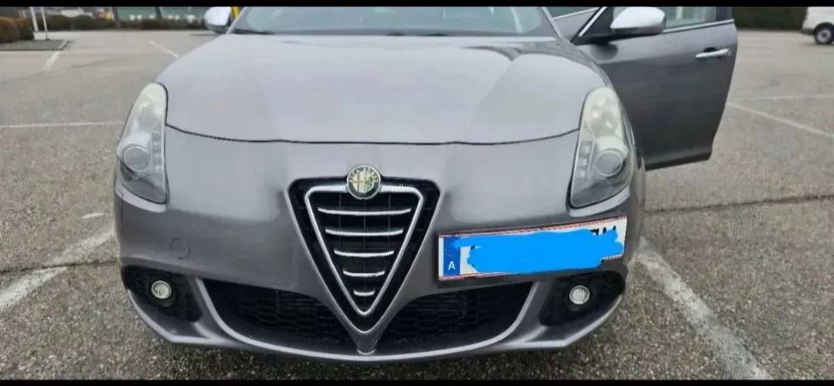 Alfa Romeo Giulietta 2014 photo 2