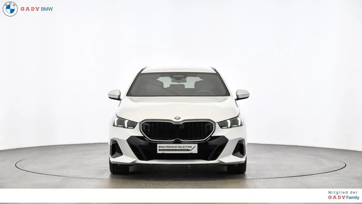 BMW 5 Series 2025 photo 2