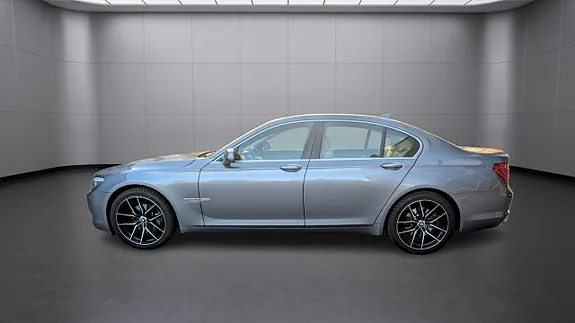 BMW 730 2012 photo 2