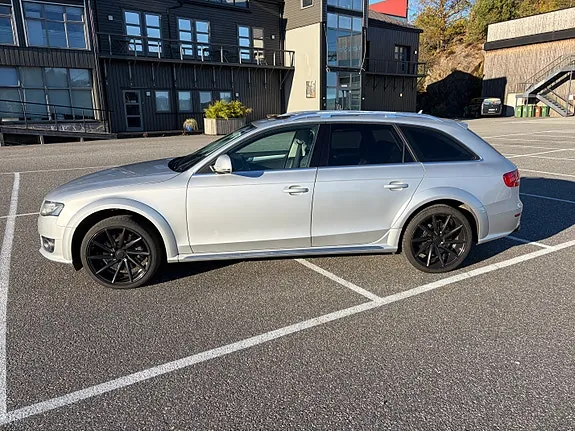 Audi A4 Allroad 2010 photo 2