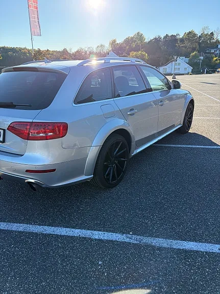 Audi A4 Allroad 2010 photo 4