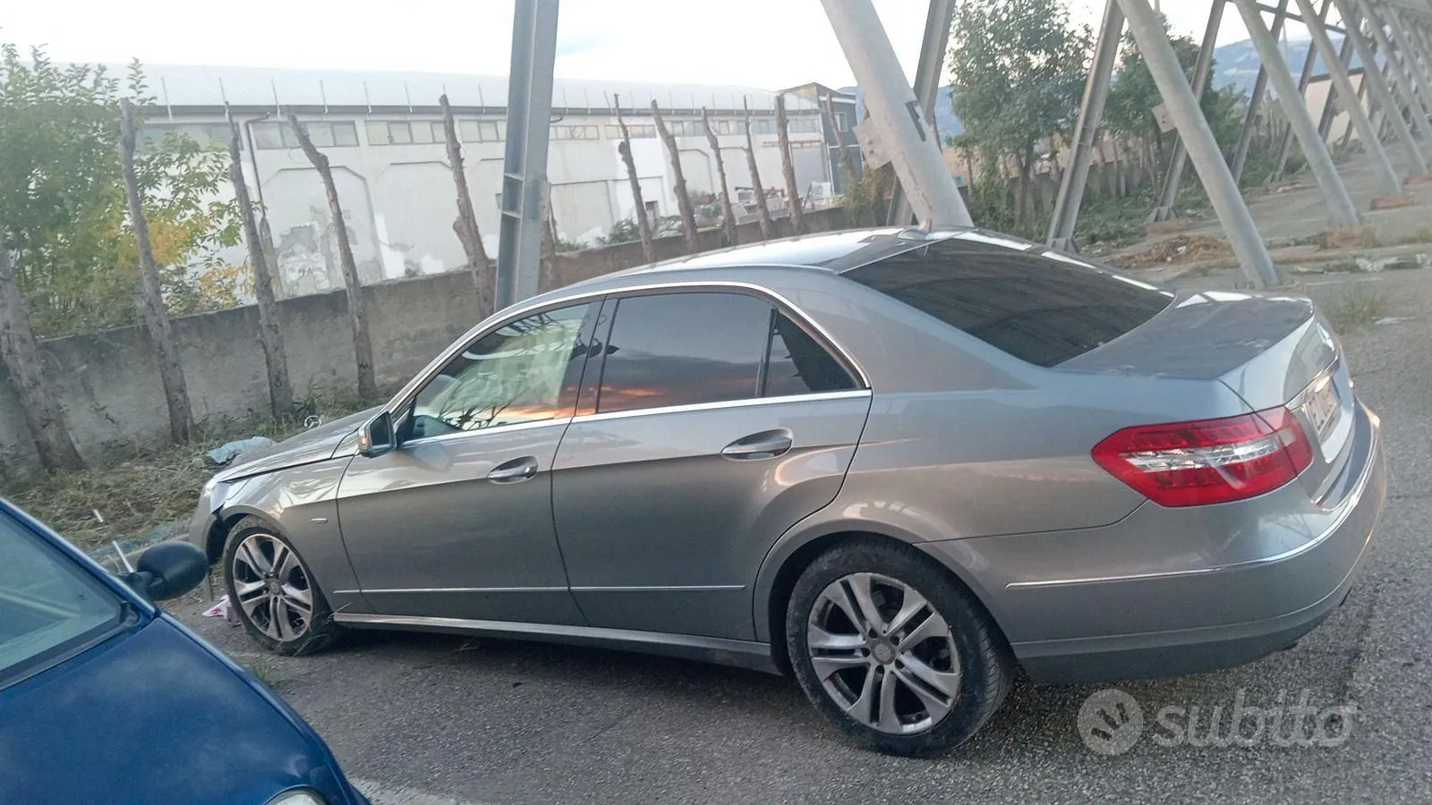 Mercedes-Benz E200