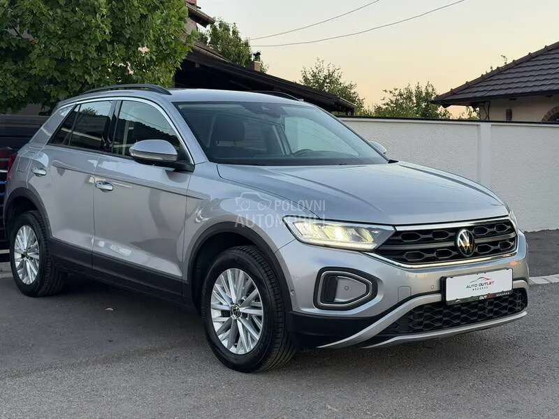 Volkswagen T-Roc 2023 photo 3
