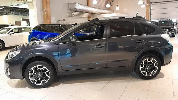 Subaru Xv 2017 photo 2