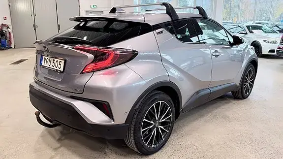 Toyota C-Hr 2017 photo 2