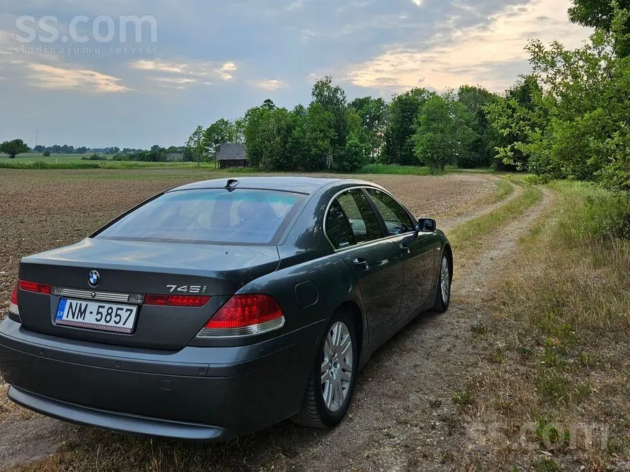 BMW 745I