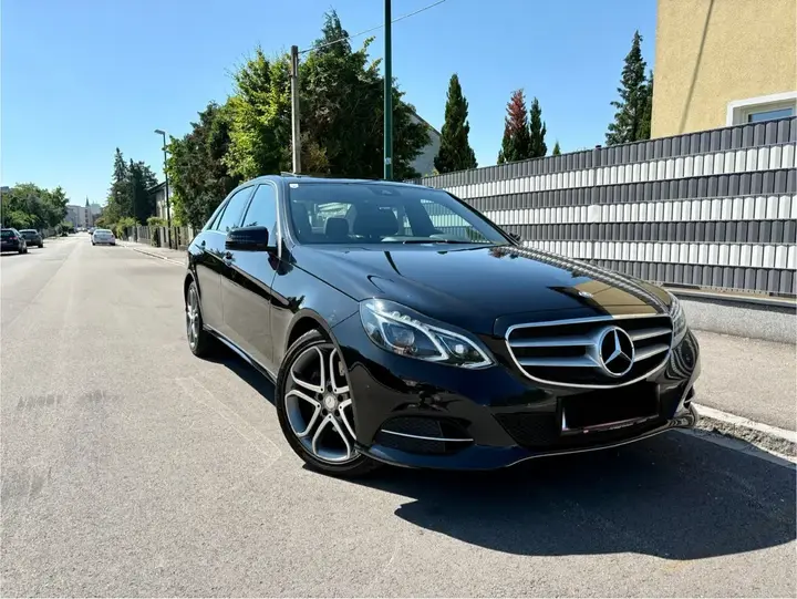 Mercedes-Benz E-Class 2015 photo 2