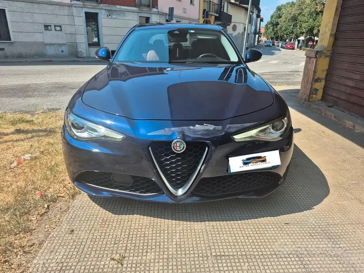 Alfa Romeo Giulia 2017 photo 2