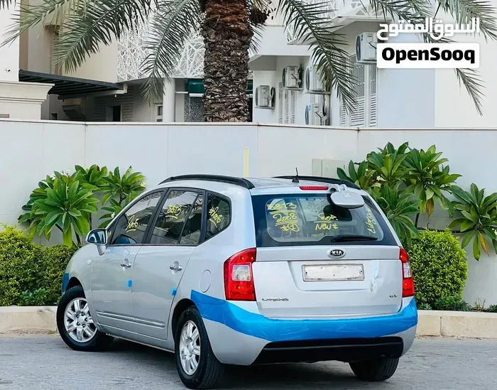 Kia Carens 2009 photo 4