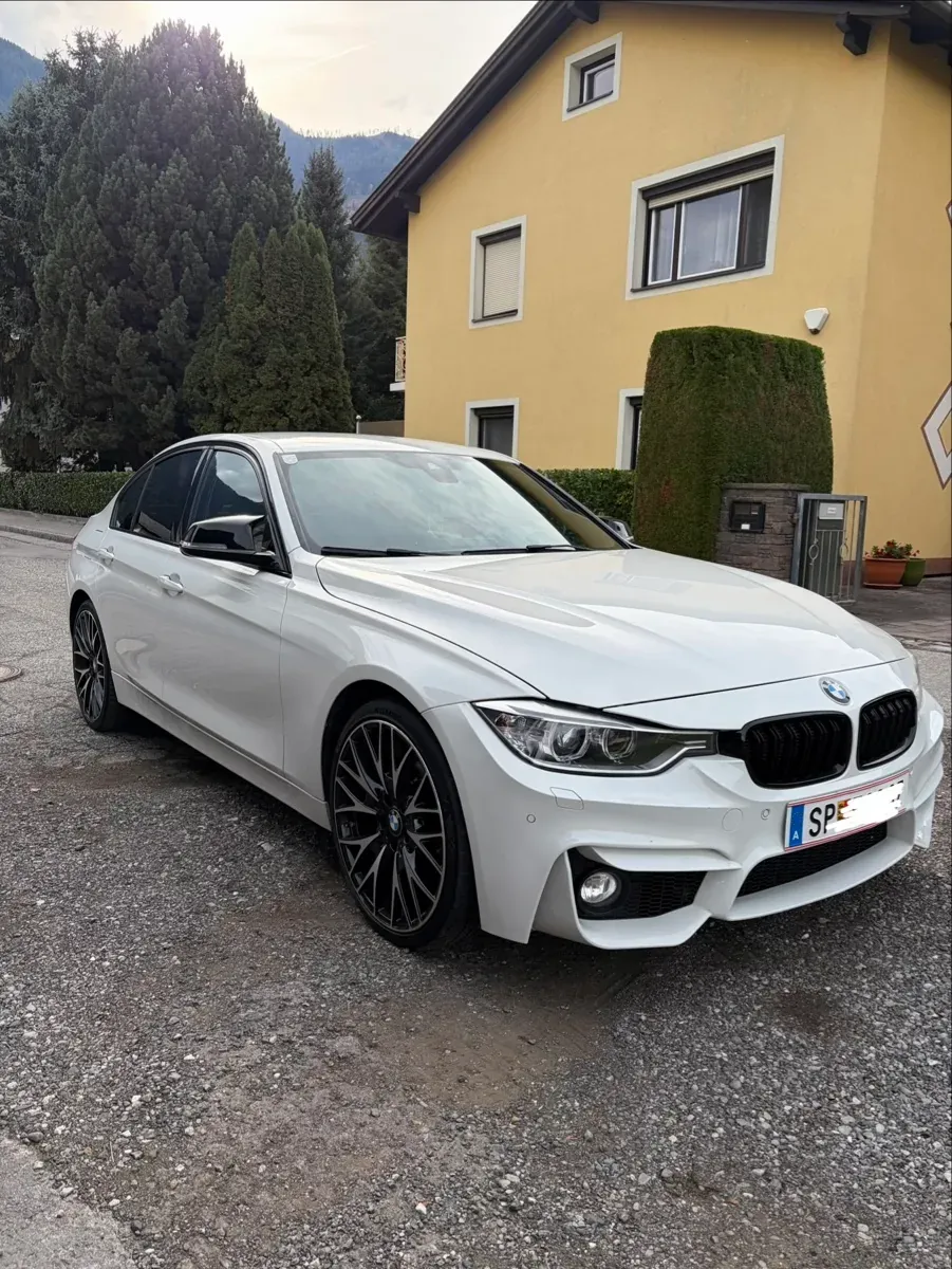 BMW 3Er-Reihe 320I 2015 photo 2