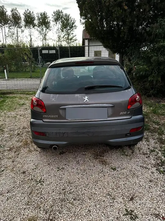 Peugeot 206 2010 photo 4