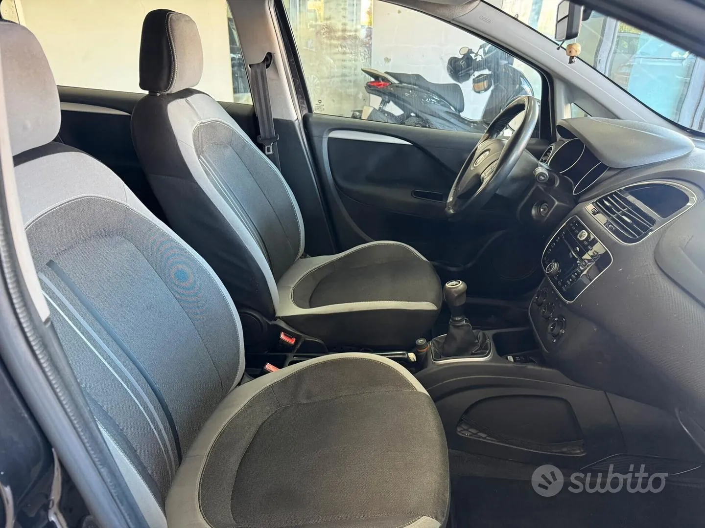 Fiat Punto 2012 photo 5