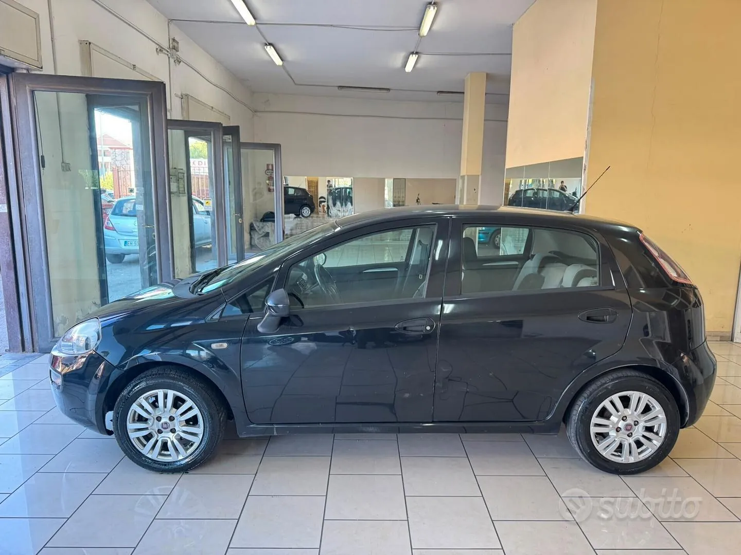 Fiat Punto 2012 photo 4