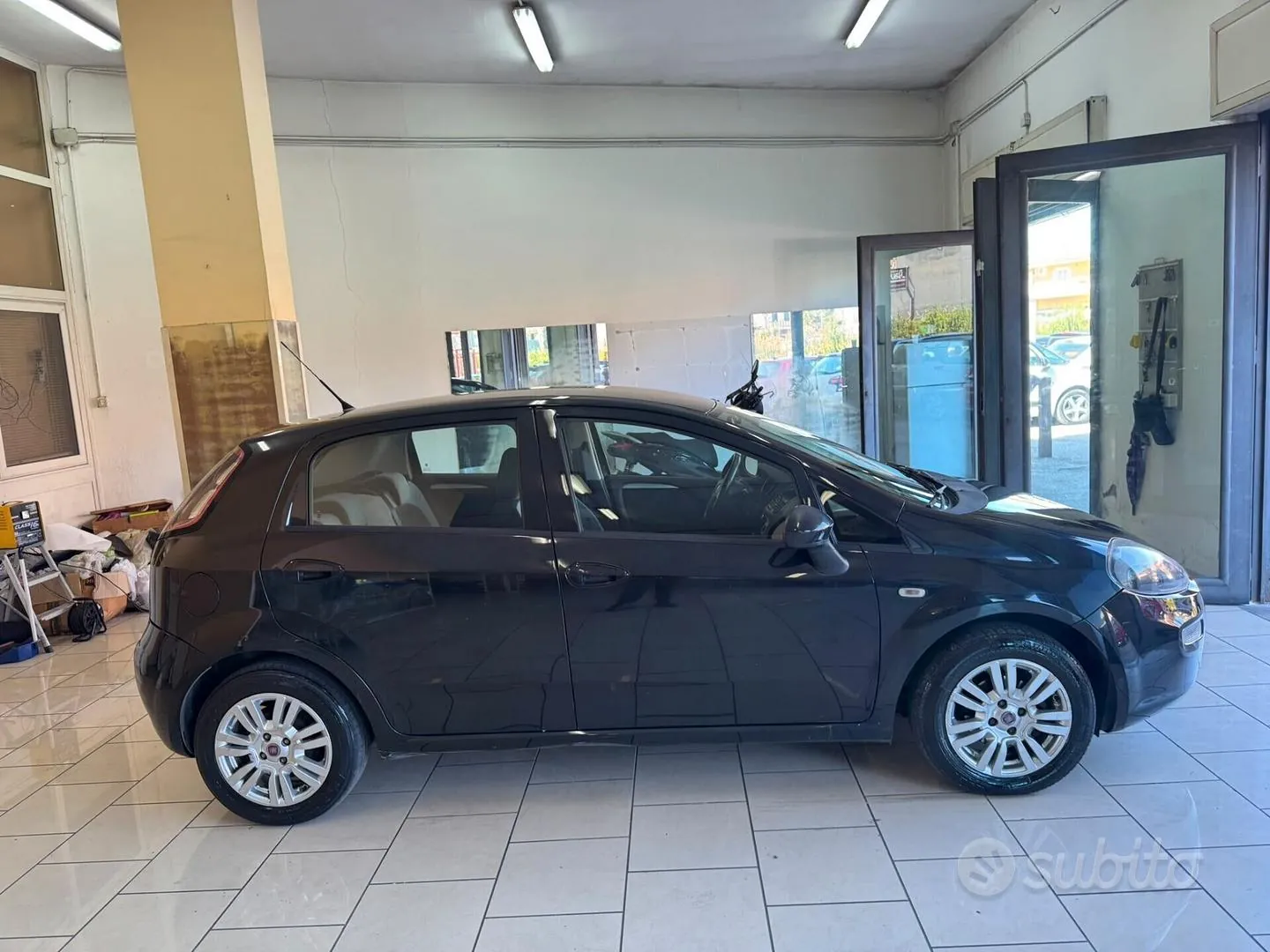 Fiat Punto 2012 photo 3