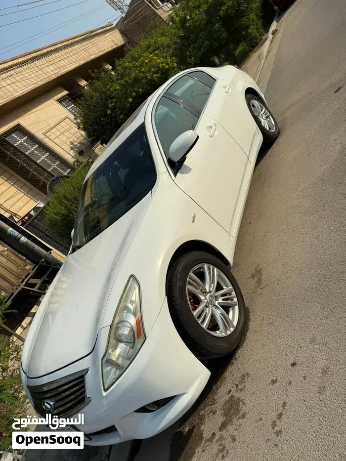 Infiniti G37 2013 photo 4