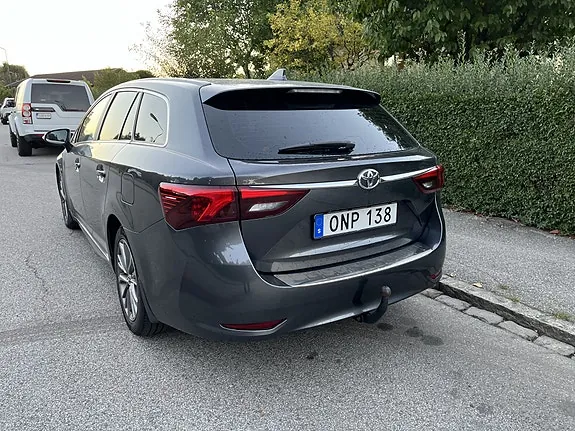 Toyota Avensis 2016 photo 5