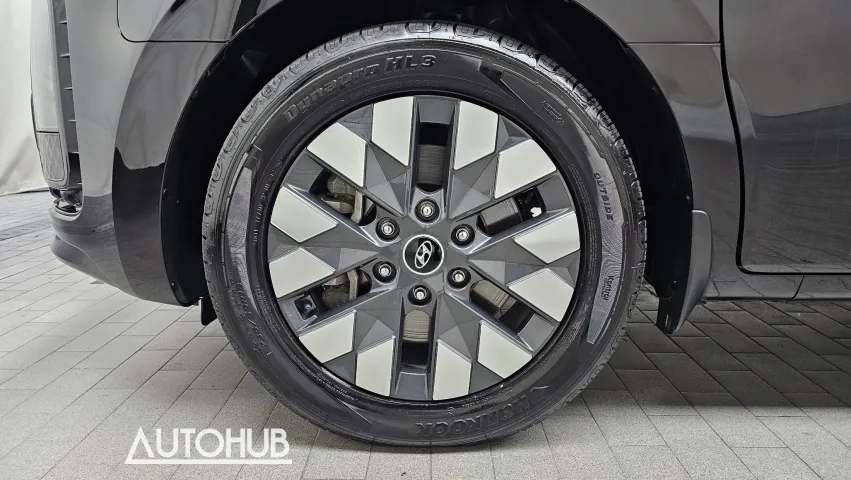 Hyundai Staria 2023 photo 5