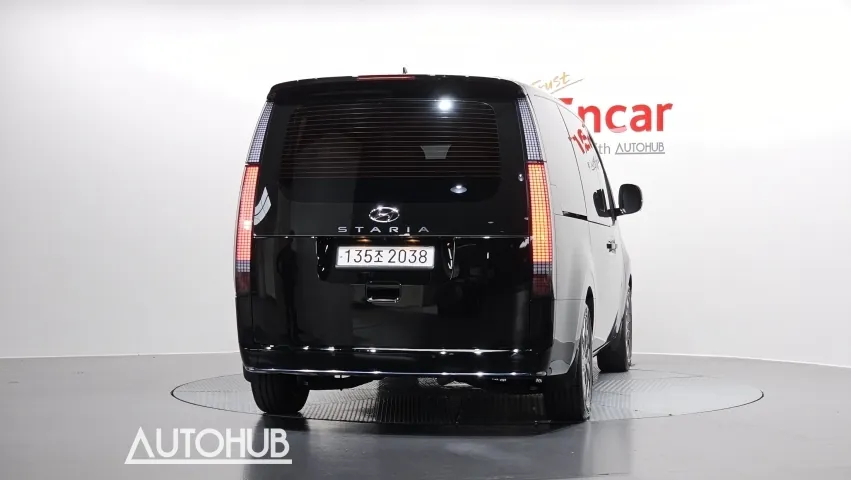 Hyundai Staria 2023 photo 4