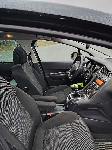Peugeot 5008 2010 photo 2